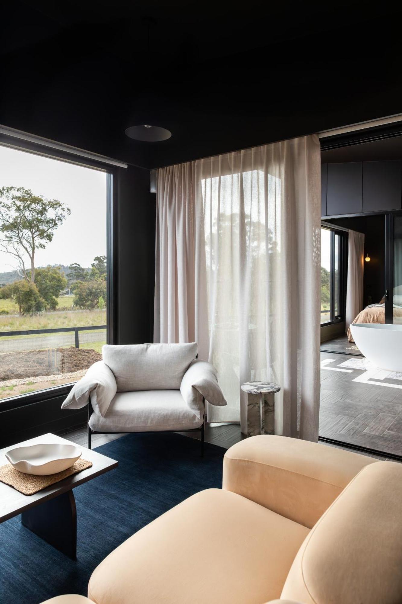 Carlton Wherewithal Luxury Suites מראה חיצוני תמונה